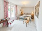 Estate Agents Picture 3