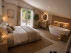 Estate Agents Picture 3