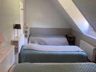 Estate Agents Picture 3
