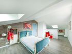 Estate Agents Picture 1