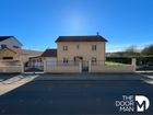 Estate Agents Picture 3