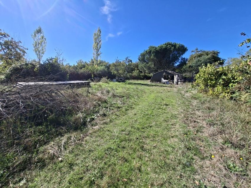 Image de terrain à Sabres