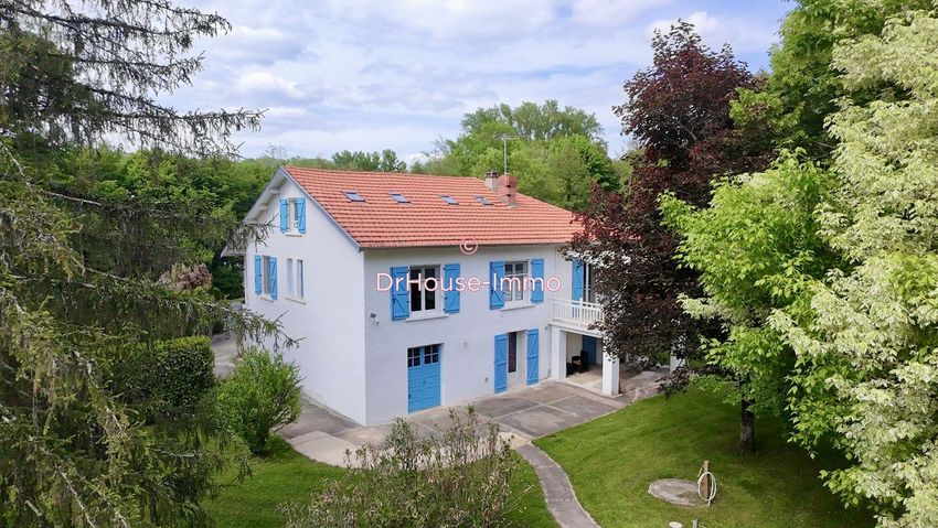 Image Façade à  villa de Saint-Astier