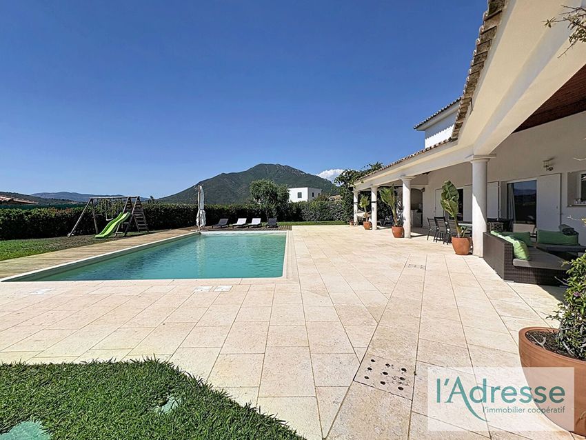 Image Piscine à  villa de Eccica-Suarella