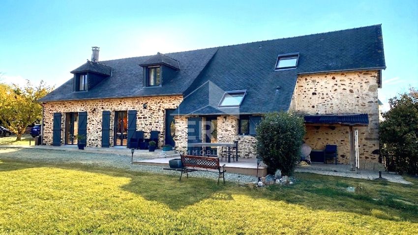 Image Façade à  maison individuelle de L'Huisserie