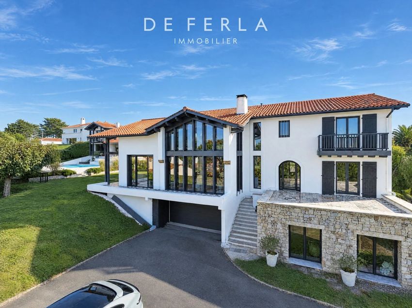Image Façade à  villa de Saint-Jean-de-Luz