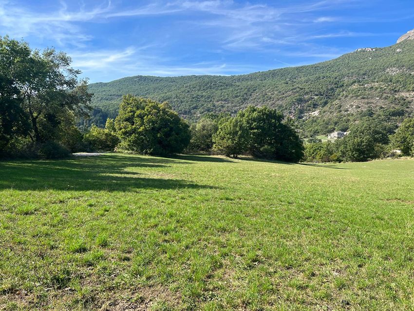 Image Vue à terrain de Entrepierres