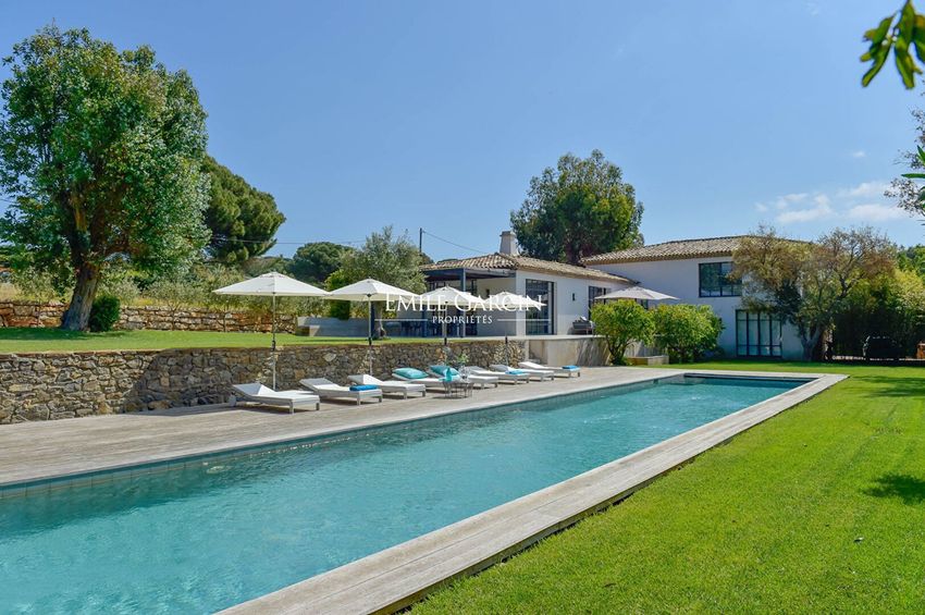 Image Piscine à  manoir de Saint-Tropez
