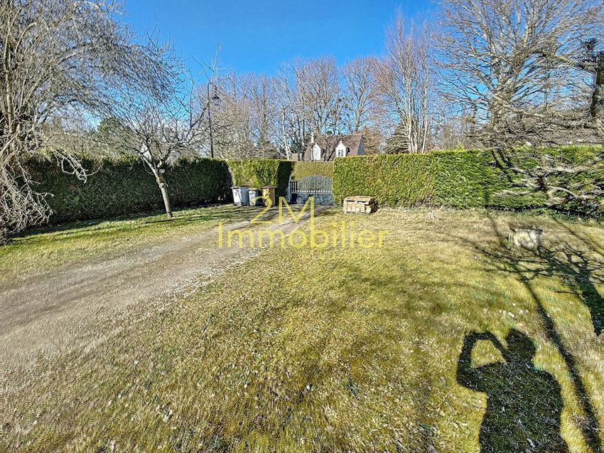 Image de terrain à Arbonne-la-Forêt