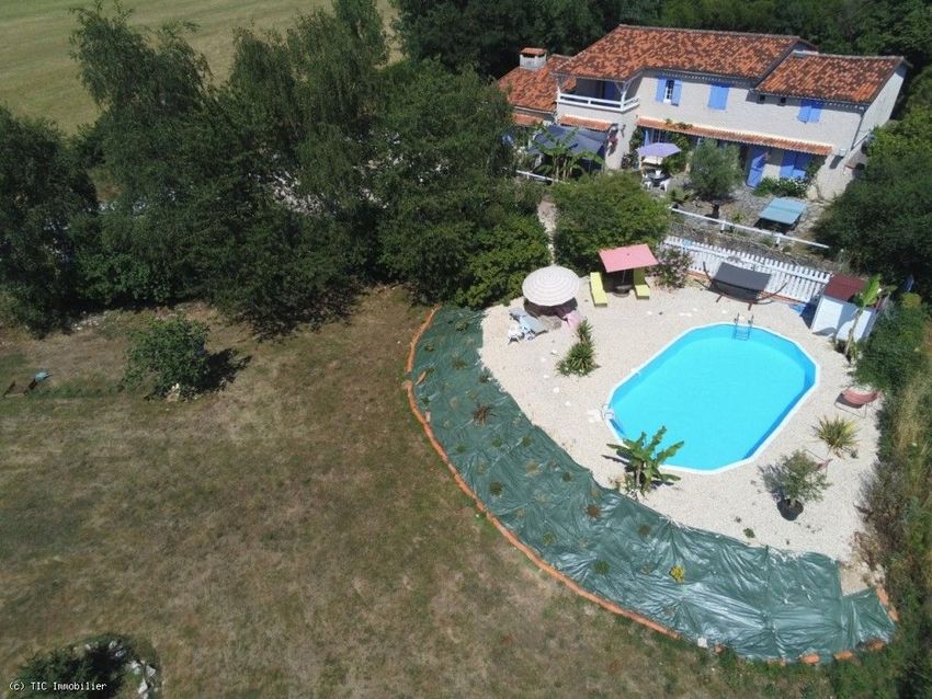 Image Piscine à  maison individuelle de Verteuil-sur-Charente