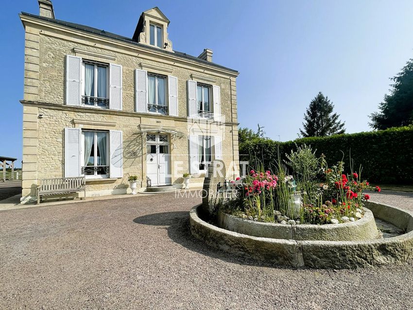 Image Façade à  maison de maître de Petiville