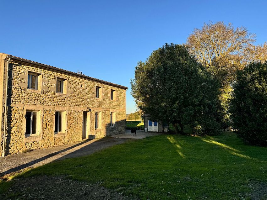 Image Façade à  maison individuelle de Moragne