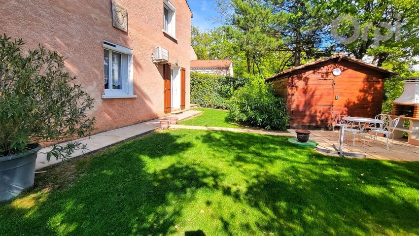 Image Façade à  maison individuelle de Laragne-Montéglin