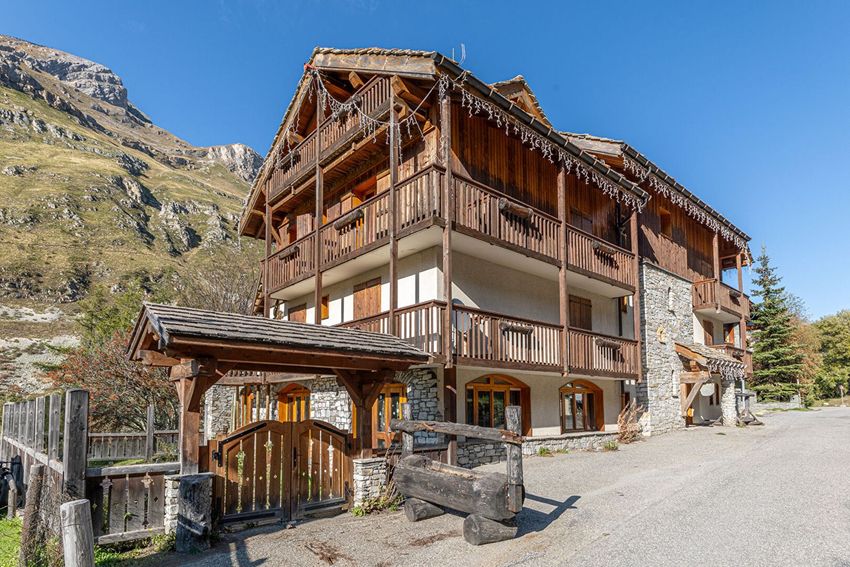 Image Façade à  chalet de montagne de Val-d'Isère