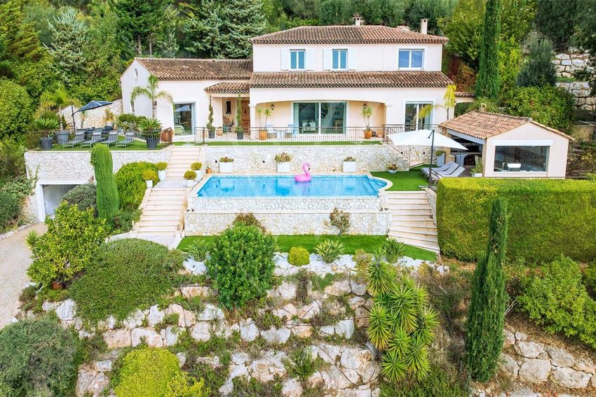 Image Piscine à  villa de La Turbie