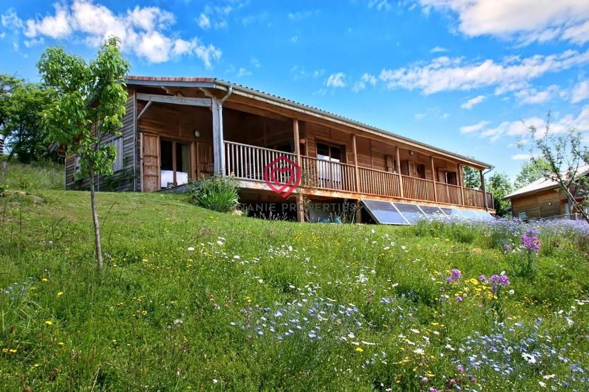 Image Façade à  chalet de montagne de Rivèrenert