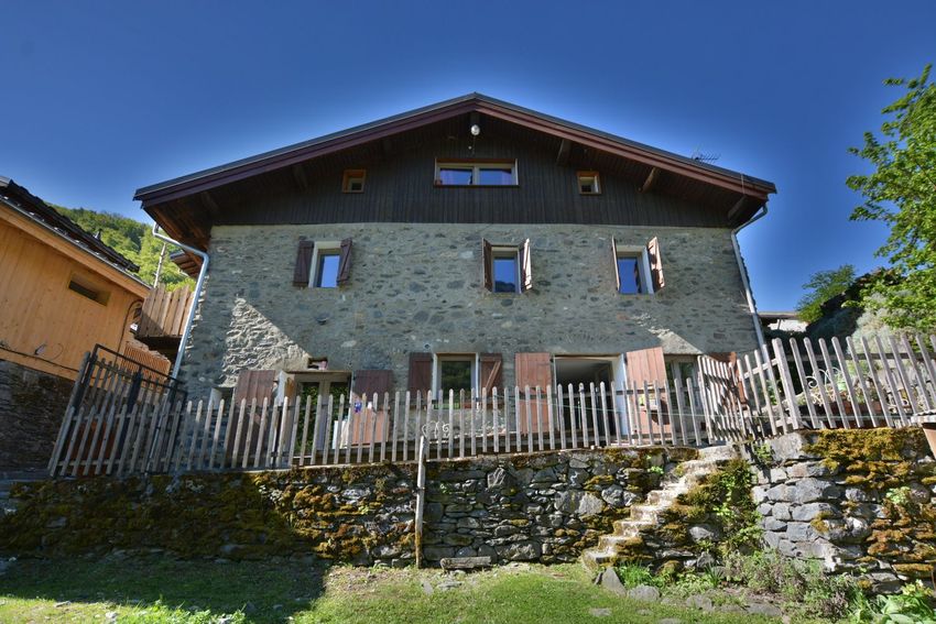 Image Façade à  maison individuelle de Courchevel