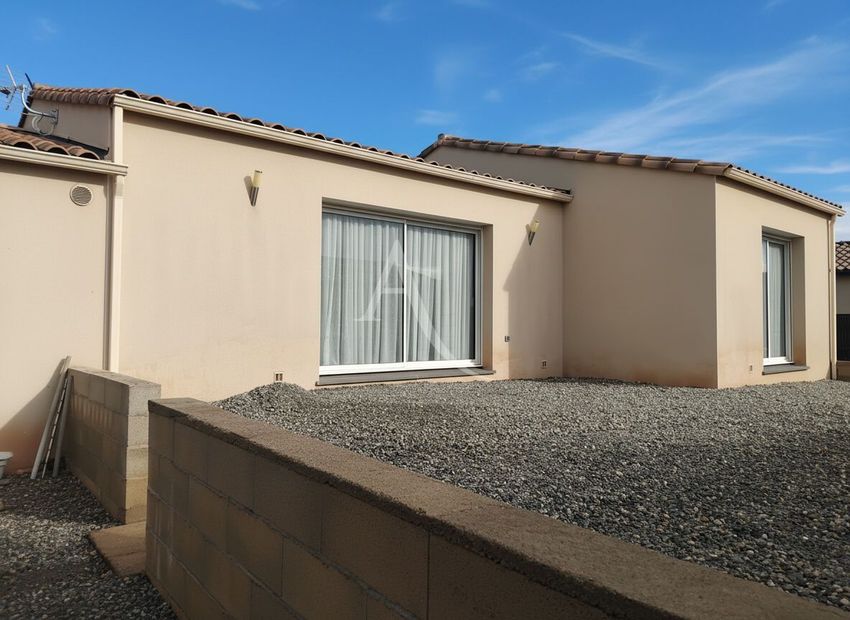 Image Façade à  maison individuelle de Homps