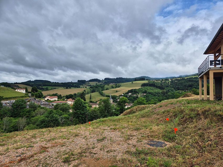 Image Vue à terrain de Lamure-sur-Azergues