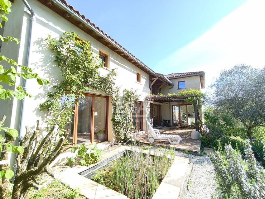 Image Façade à  maison individuelle de Viazac