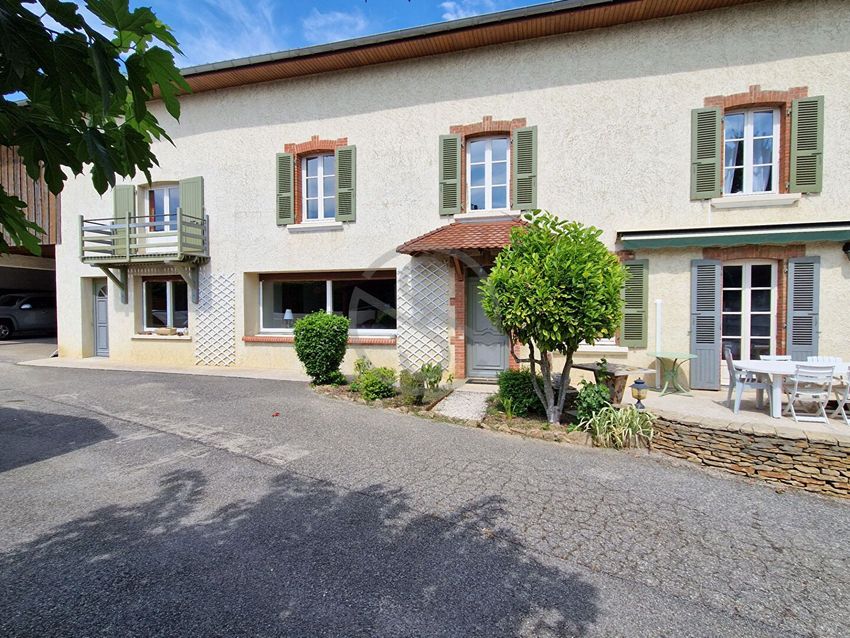 Image Façade à  maison individuelle de Viriville