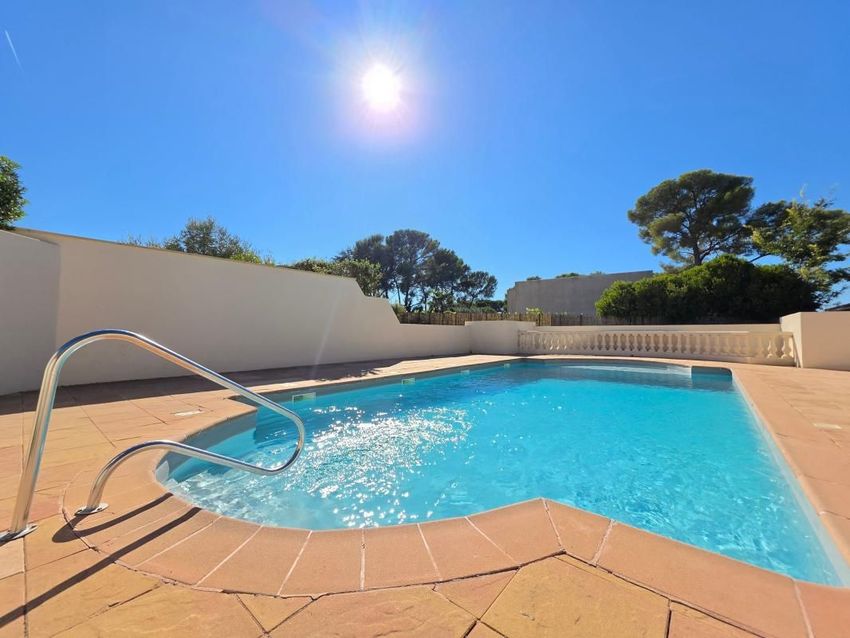 Image Piscine à appartement de Sanary-sur-Mer