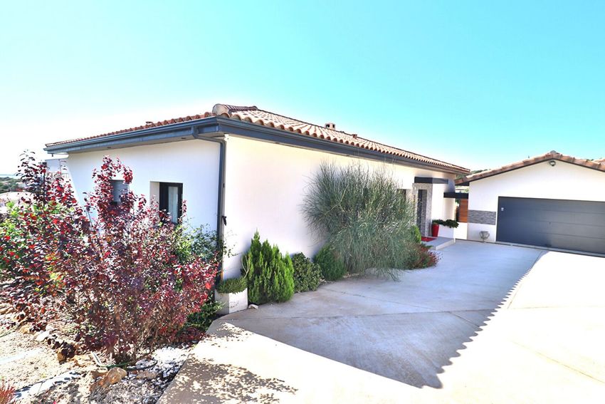 Image Façade à  villa de Fitou
