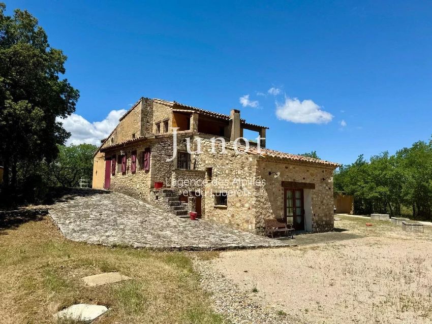 Image Façade à  maison traditionnelle de Bonnieux