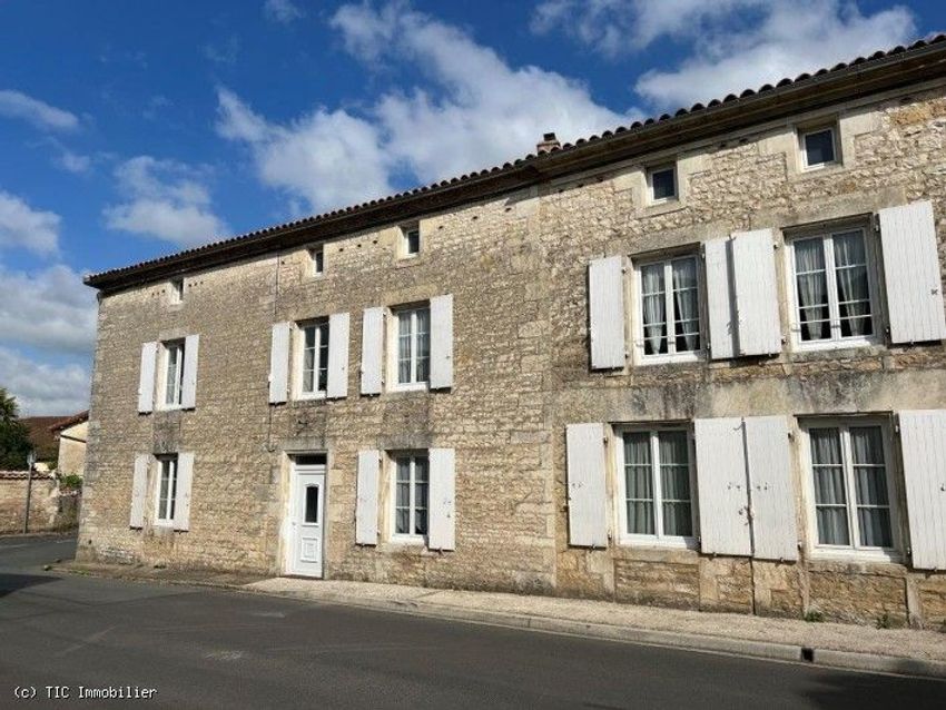 Image Vue à  maison de village de Ruffec