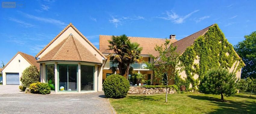 Image Façade à  villa de Rouillon