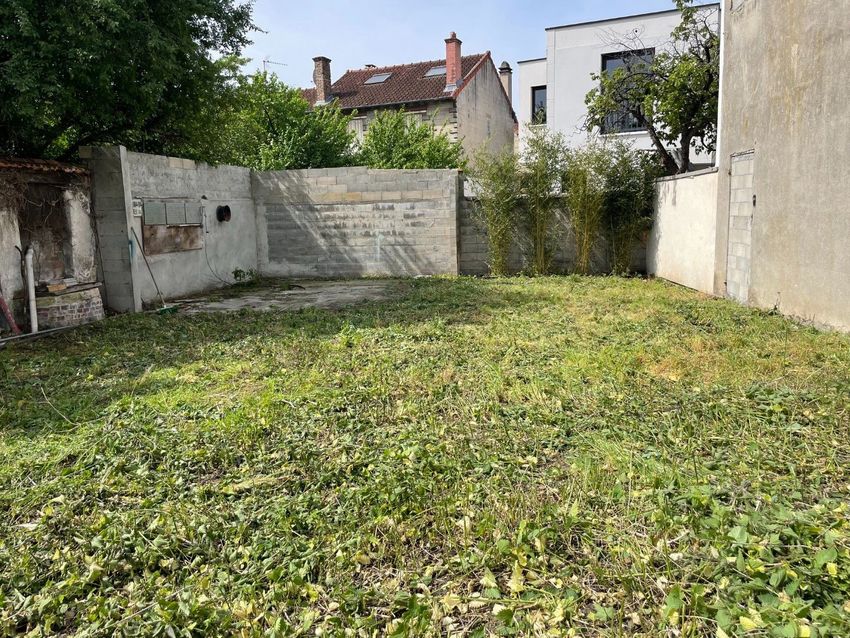 Image de terrain à Saint-Maur-des-Fossés
