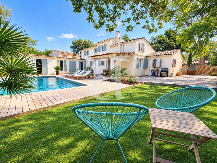 Image Piscine à  maison individuelle de Saint-Didier