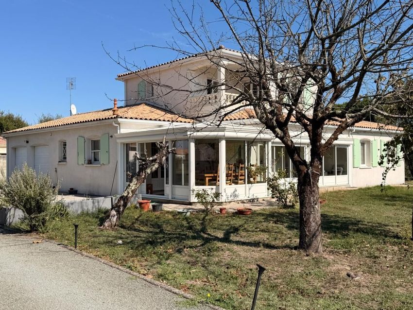 Image Façade à  maison individuelle de Étaules