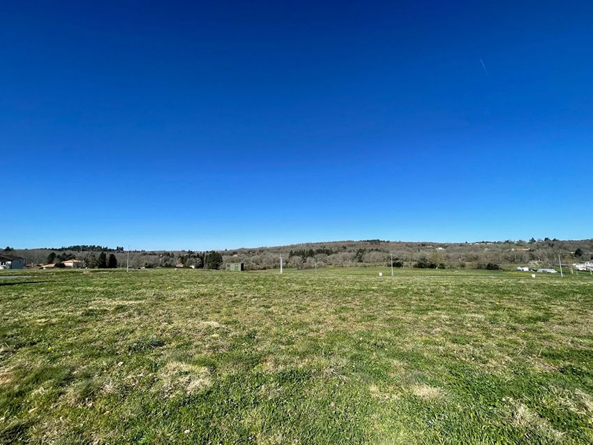 Image Vue à terrain de Feytiat