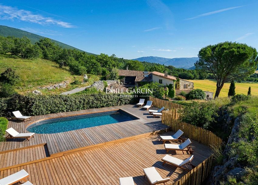 Image Piscine à  maison individuelle de Châteauneuf-Val-Saint-Donat