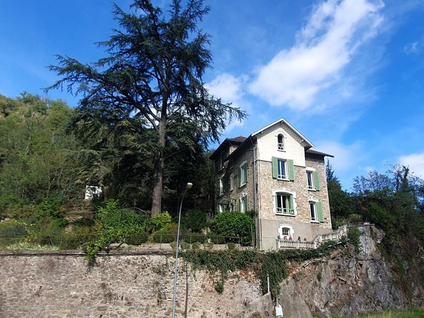 Image Façade à  propriété agricole de Villefranche-de-Rouergue