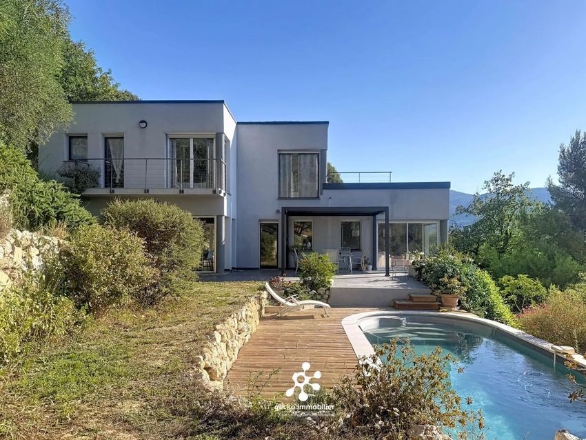 Image Piscine à  maison individuelle de Gattières