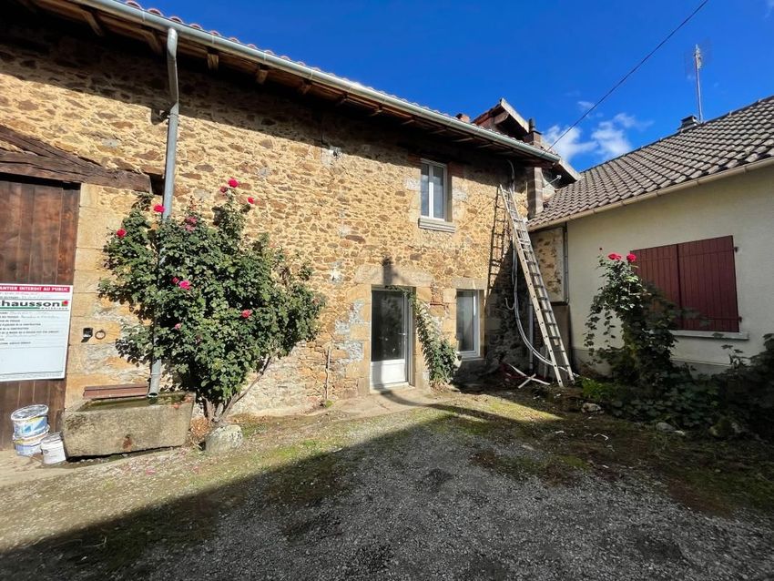 Image Façade à  maison individuelle de Rochechouart