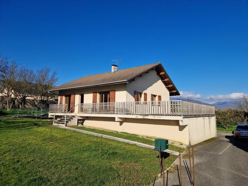 Image Façade à  maison individuelle de Sales