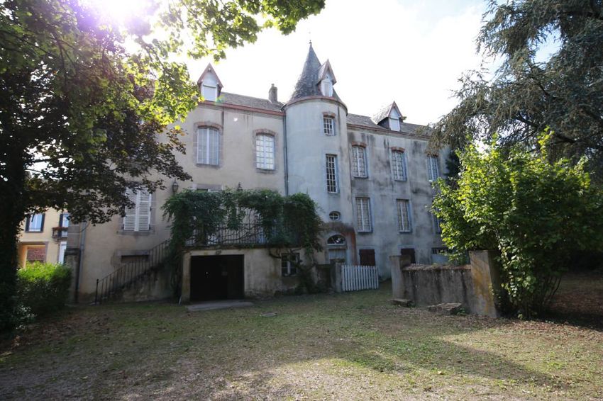Image Façade à  propriété agricole de Mesvres