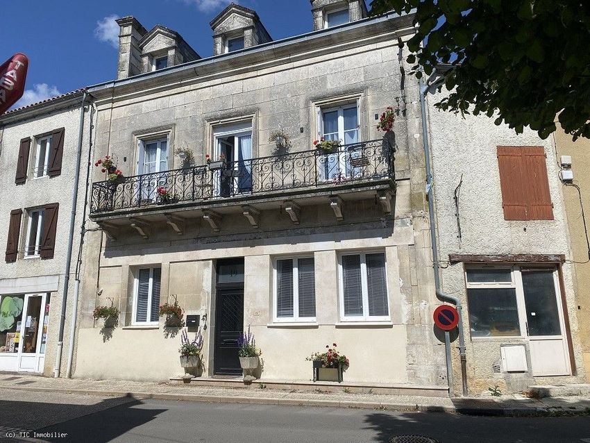 Image Vue à  maison de village de Villefagnan