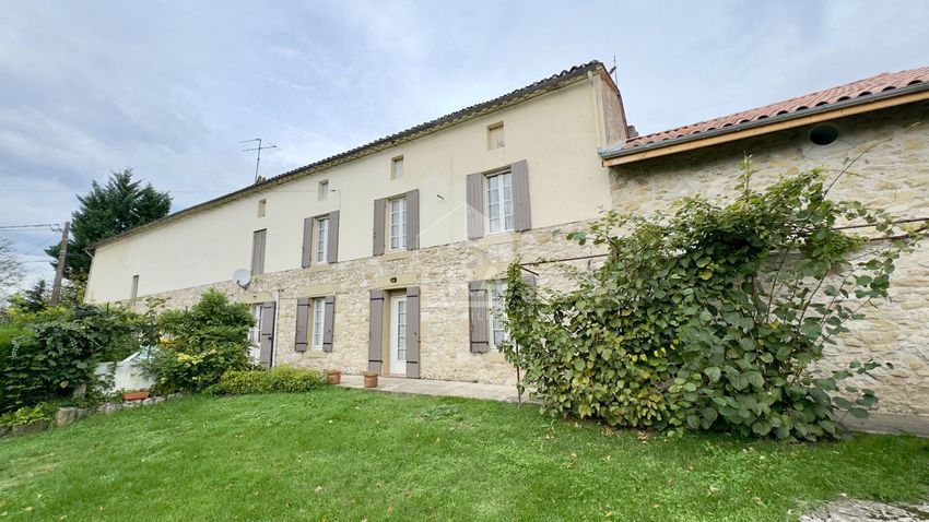 Image Façade à  maison individuelle de Vélines