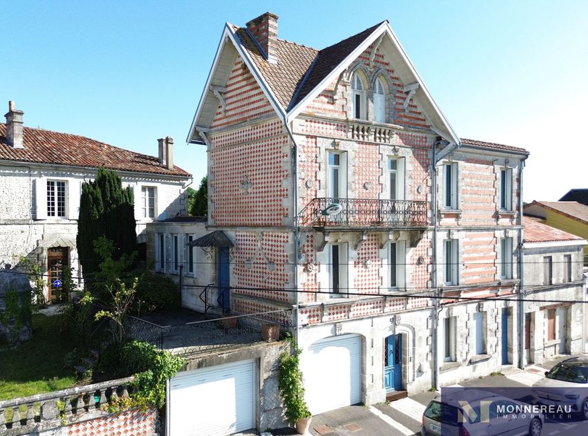 Image Façade à  maison individuelle de Barbezieux-Saint-Hilaire