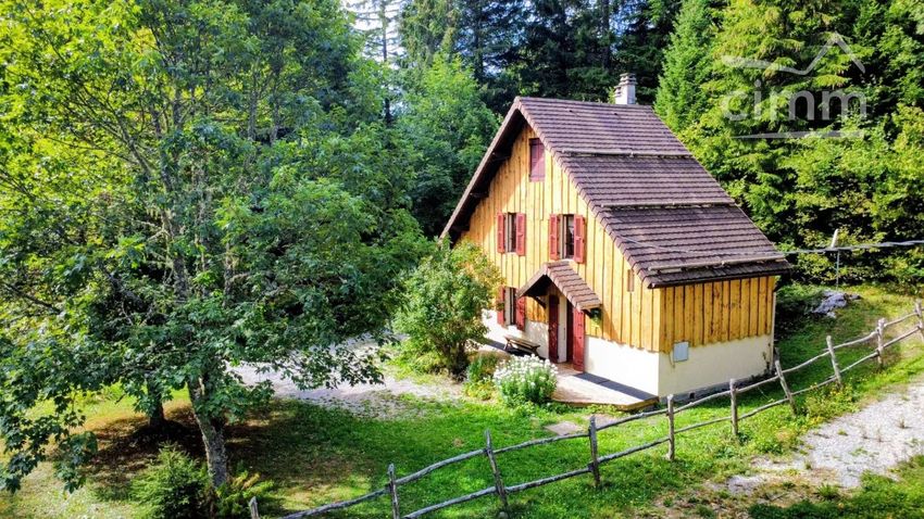 Image Façade à  chalet de montagne de Saint-Pierre-de-Chartreuse