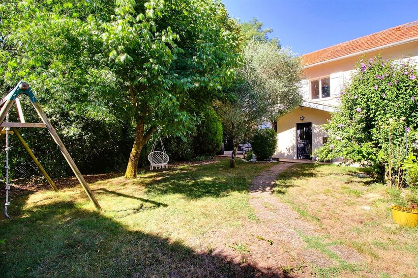 Image Jardin à  maison mitoyenne de Saint-André-de-Cubzac