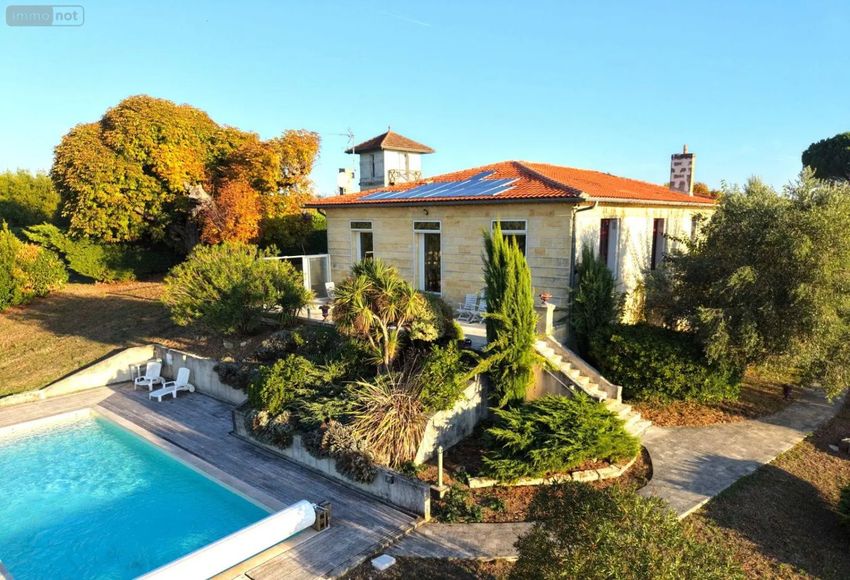 Image Piscine à  maison individuelle de Pompignac