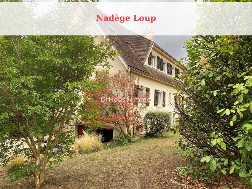Image Façade à  villa de Charbuy
