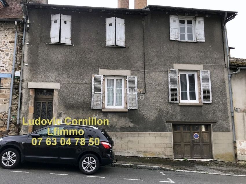 Image Vue à  maison de village de Pierre-Buffière