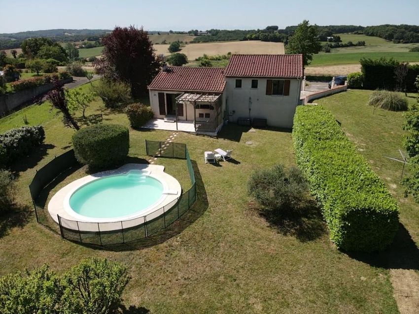 Image Piscine à  maison individuelle de Préneron