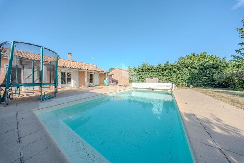 Image Piscine à  maison individuelle de Gratentour